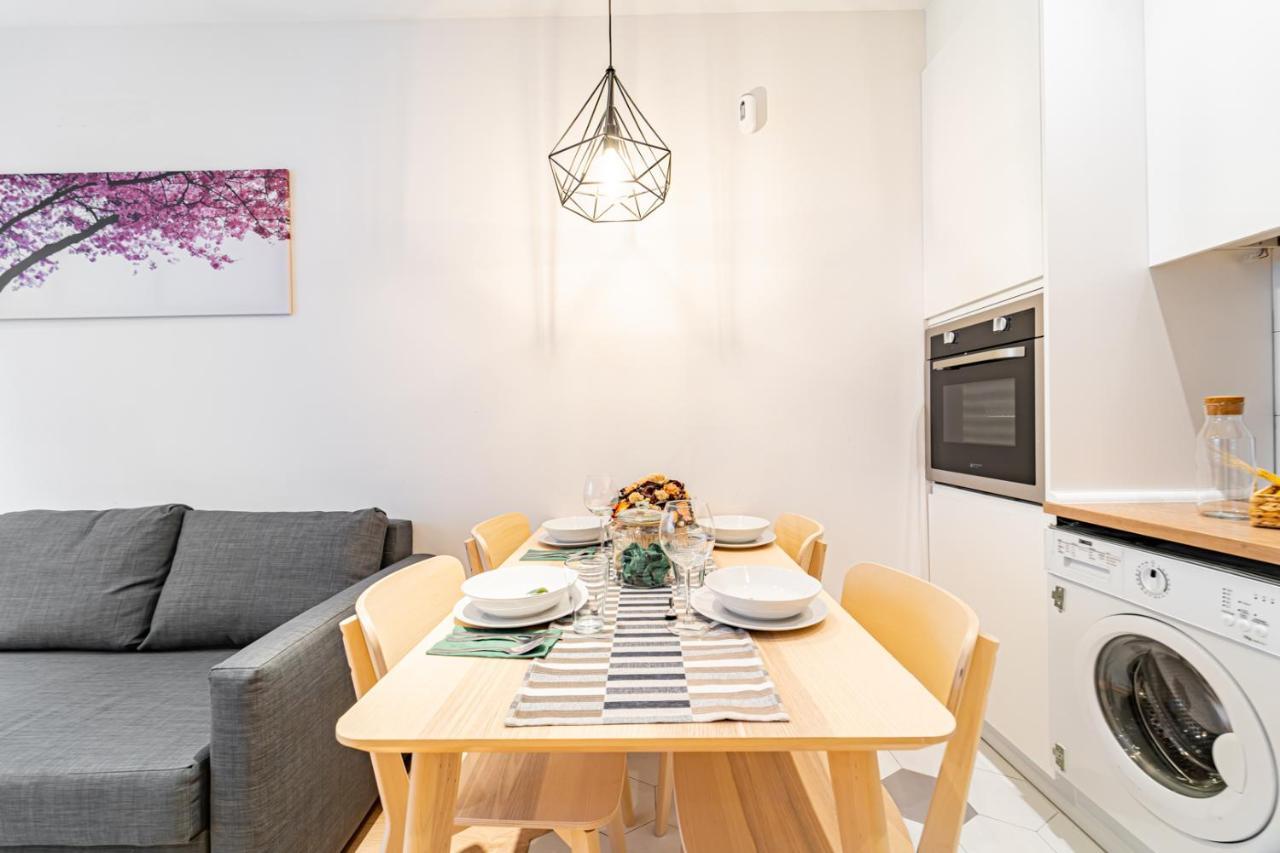 Edsam Madrid Apartments White Εξωτερικό φωτογραφία